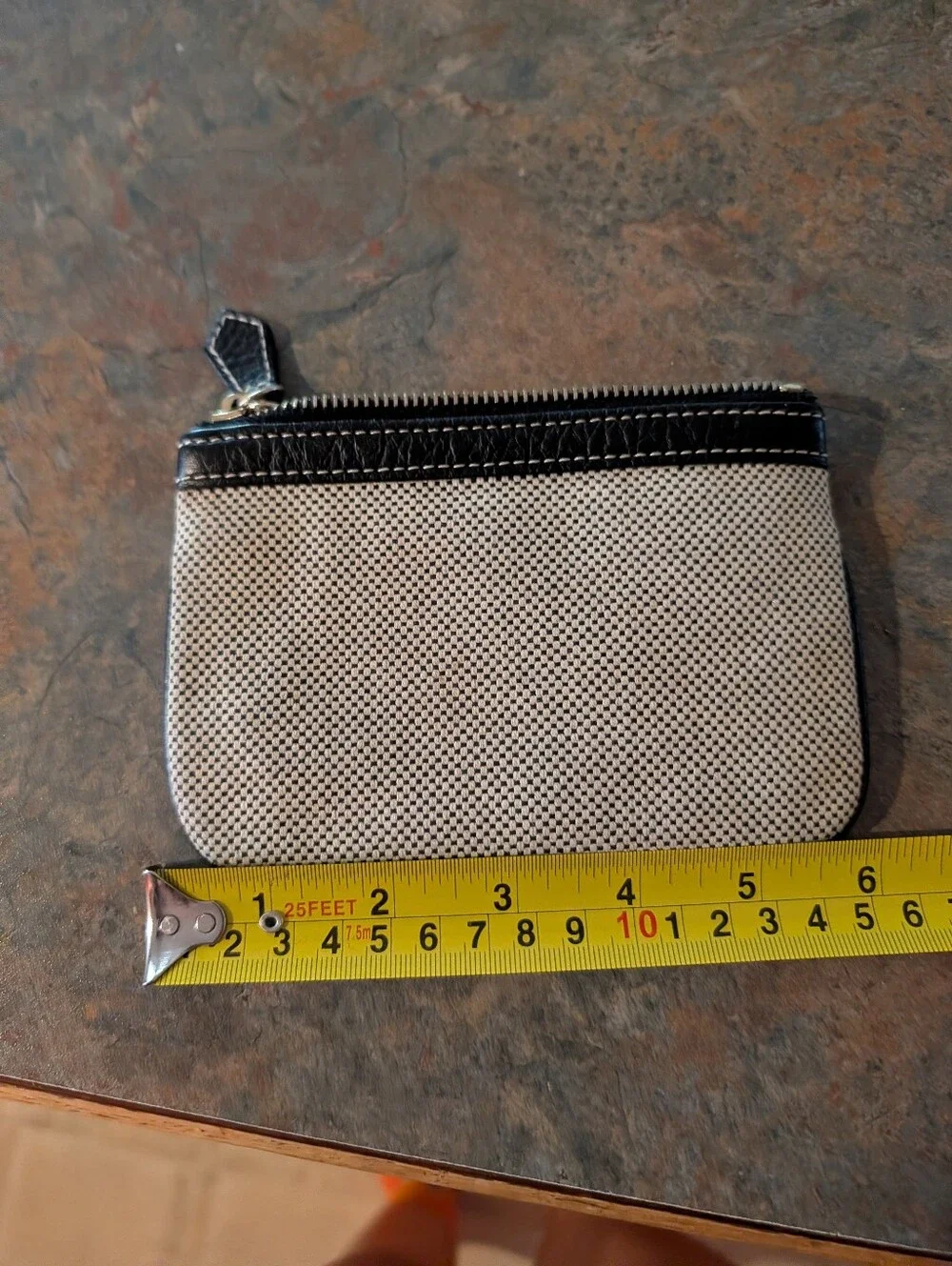 Vintage Y2K 2000s Dooney & Bourke DB Wristlet Wallet Black And White Vtg Goose